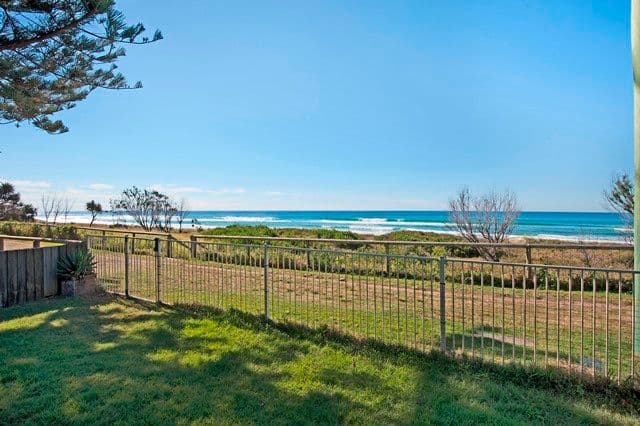 476 The Esplanade, PALM BEACH QLD 4221, Palm Beach - Image 1