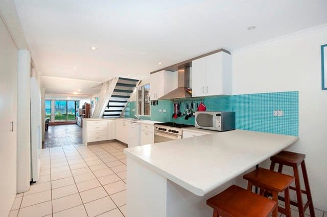476 The Esplanade, PALM BEACH QLD 4221, Palm Beach - Thumbnail 6