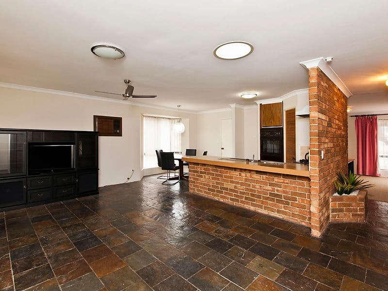 22 Kidman Court, Thornlie WA 6108, Thornlie - Thumbnail 2