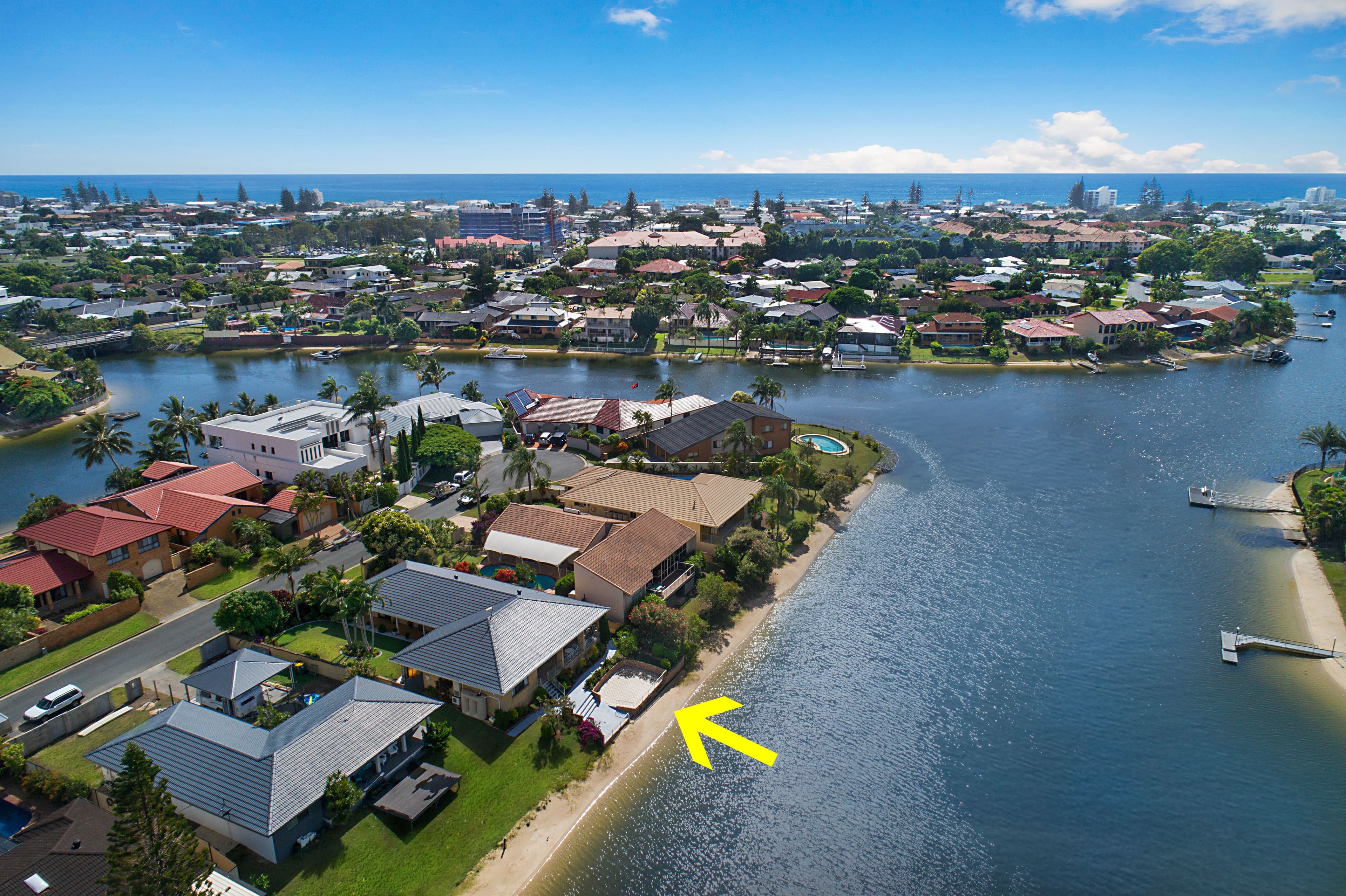 27 Weatherly Avenue, Mermaid Waters QLD 4218, Mermaid Waters - Thumbnail 2