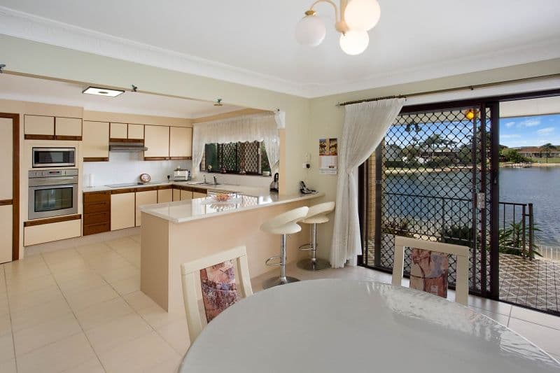 27 Weatherly Avenue, Mermaid Waters QLD 4218, Mermaid Waters - Thumbnail 3