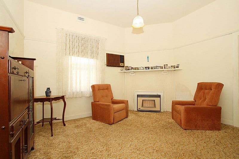 38 Crawley Street, RESERVOIR VIC 3073, Reservoir - Thumbnail 2
