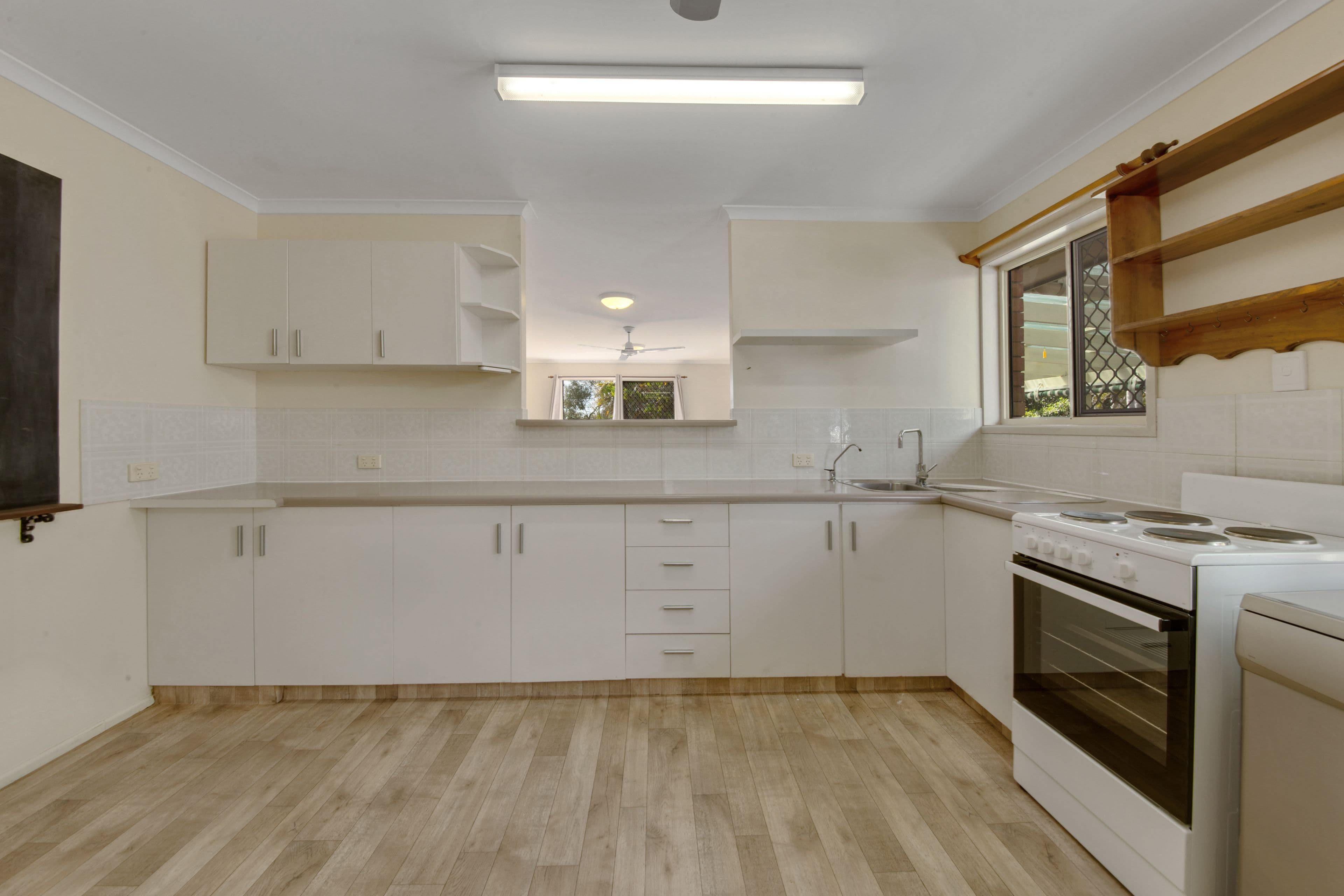 6 Tryon Court, Clinton QLD 4680, Clinton - Thumbnail 3