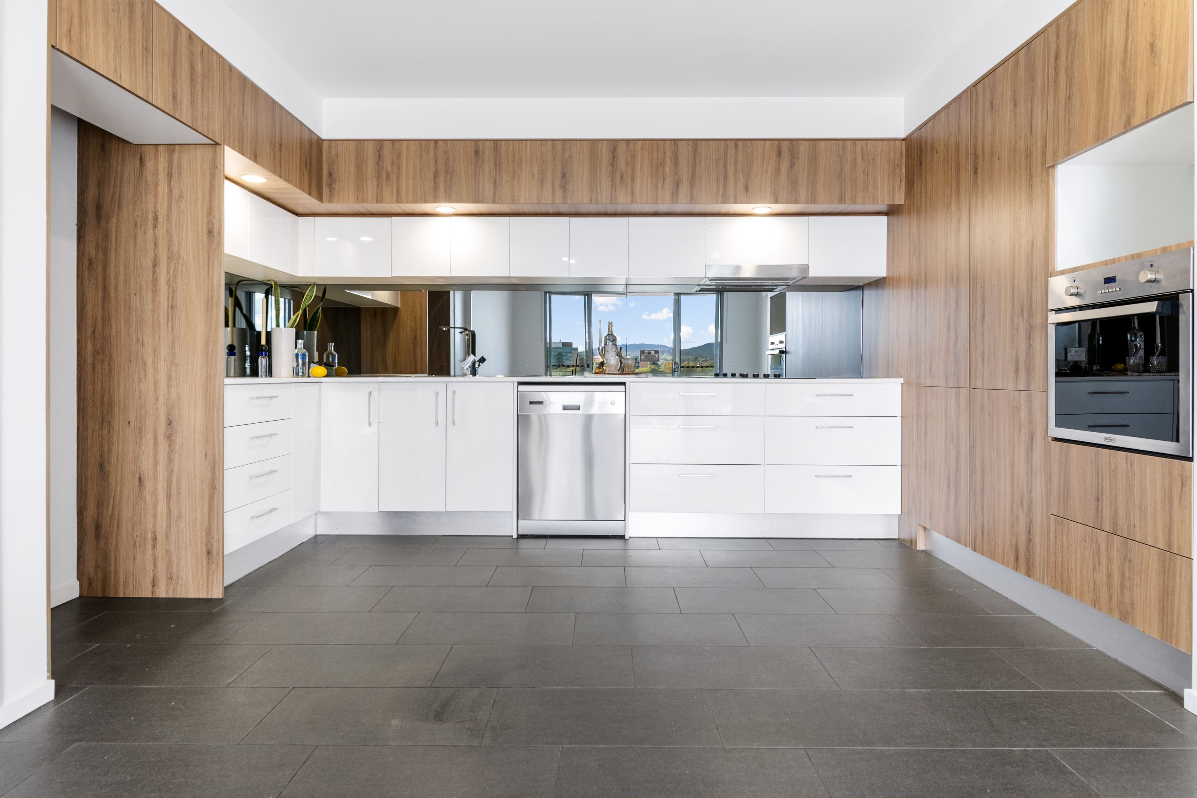 16 Beesley Street, West End QLD 4101, West End - Thumbnail 2