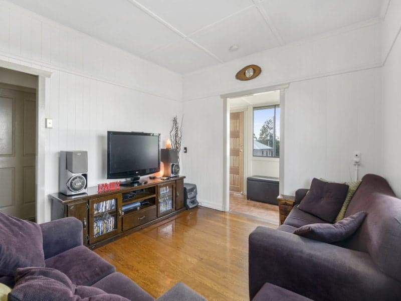 45 Alice Street, Silkstone - Thumbnail 4