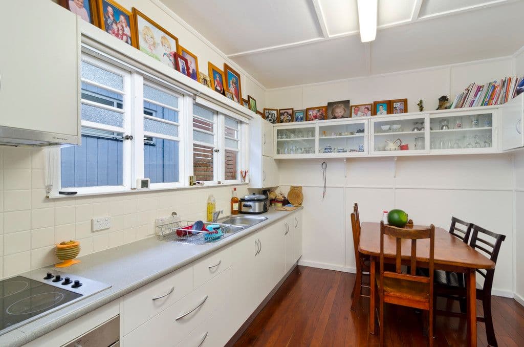 8 Fourteenth Avenue, PALM BEACH QLD 4221, Palm Beach - Thumbnail 2