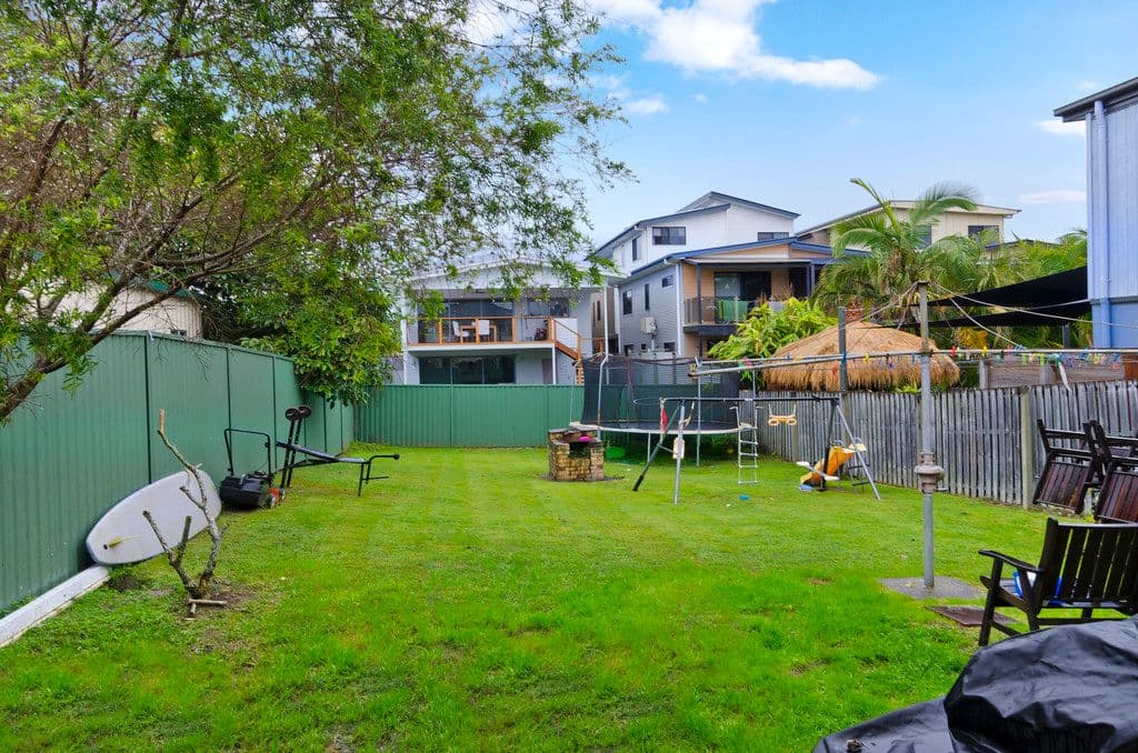 8 Fourteenth Avenue, PALM BEACH QLD 4221, Palm Beach - Thumbnail 3