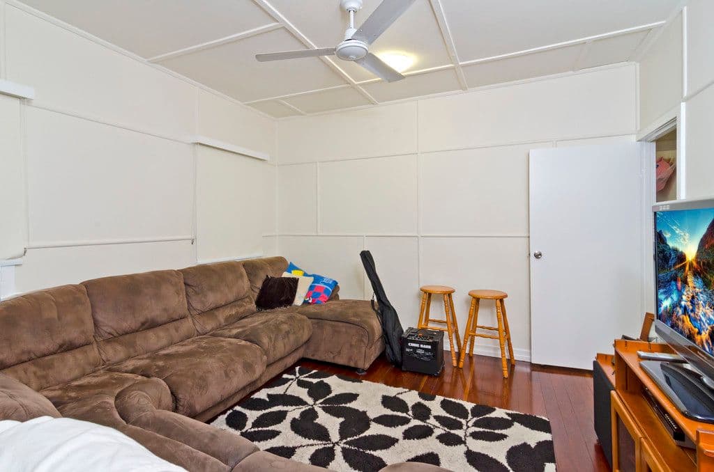 8 Fourteenth Avenue, PALM BEACH QLD 4221, Palm Beach - Thumbnail 4