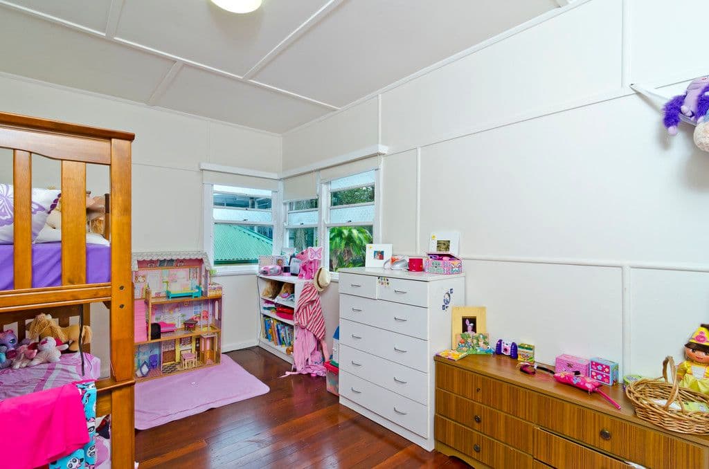 8 Fourteenth Avenue, PALM BEACH QLD 4221, Palm Beach - Thumbnail 5