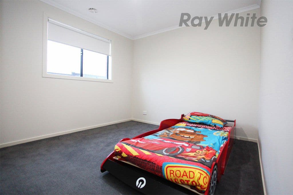 19 Rona Road, POINT COOK VIC 3030, Point Cook - Thumbnail 2