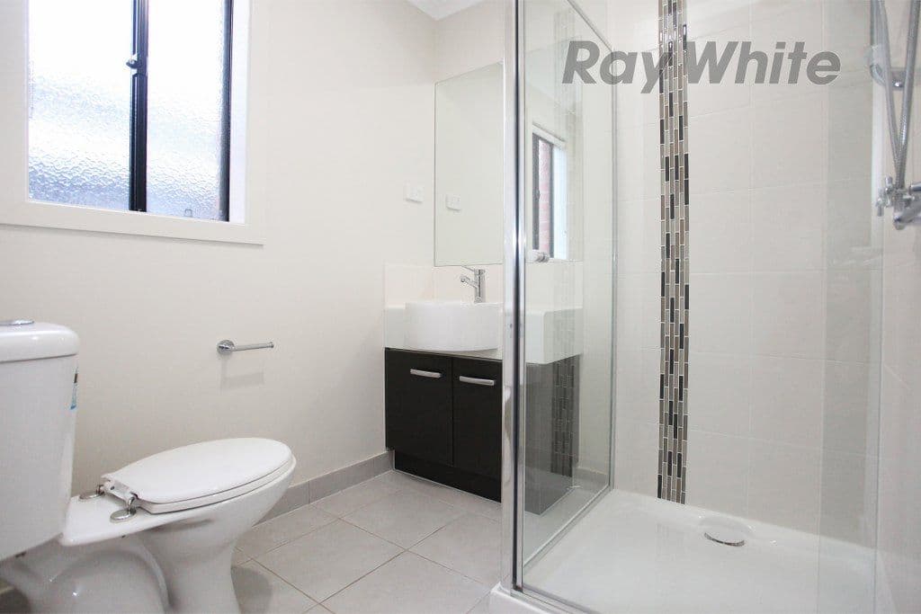 19 Rona Road, POINT COOK VIC 3030, Point Cook - Thumbnail 3
