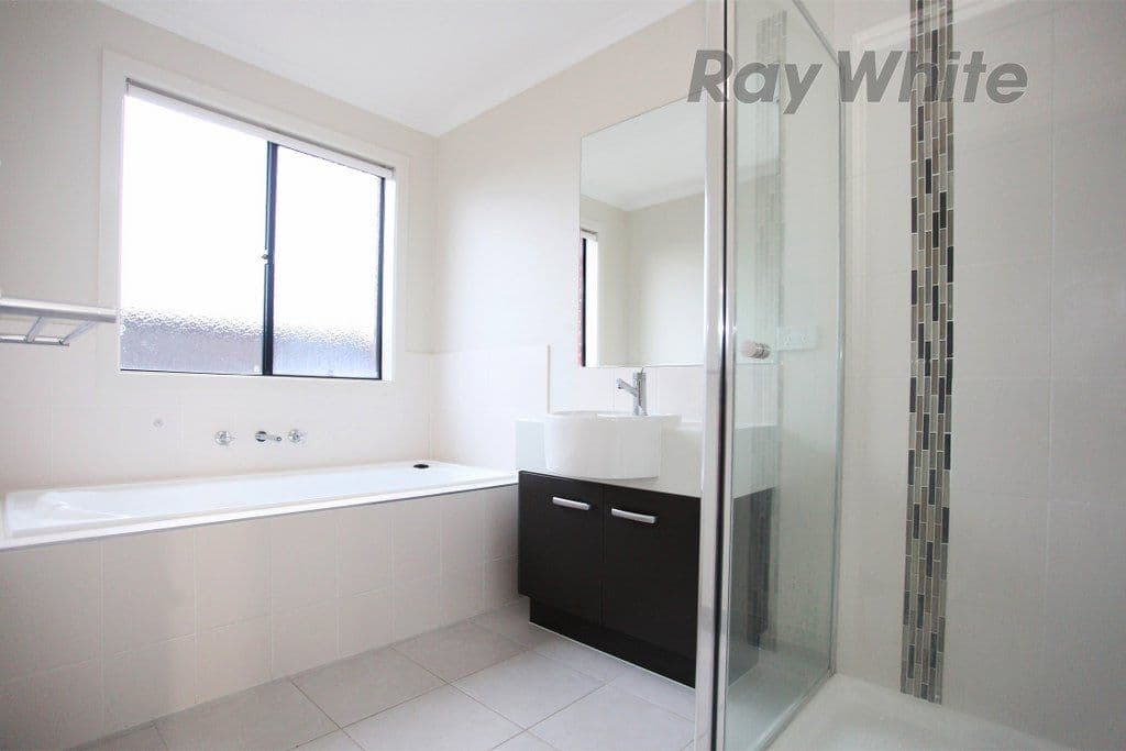 19 Rona Road, POINT COOK VIC 3030, Point Cook - Thumbnail 4