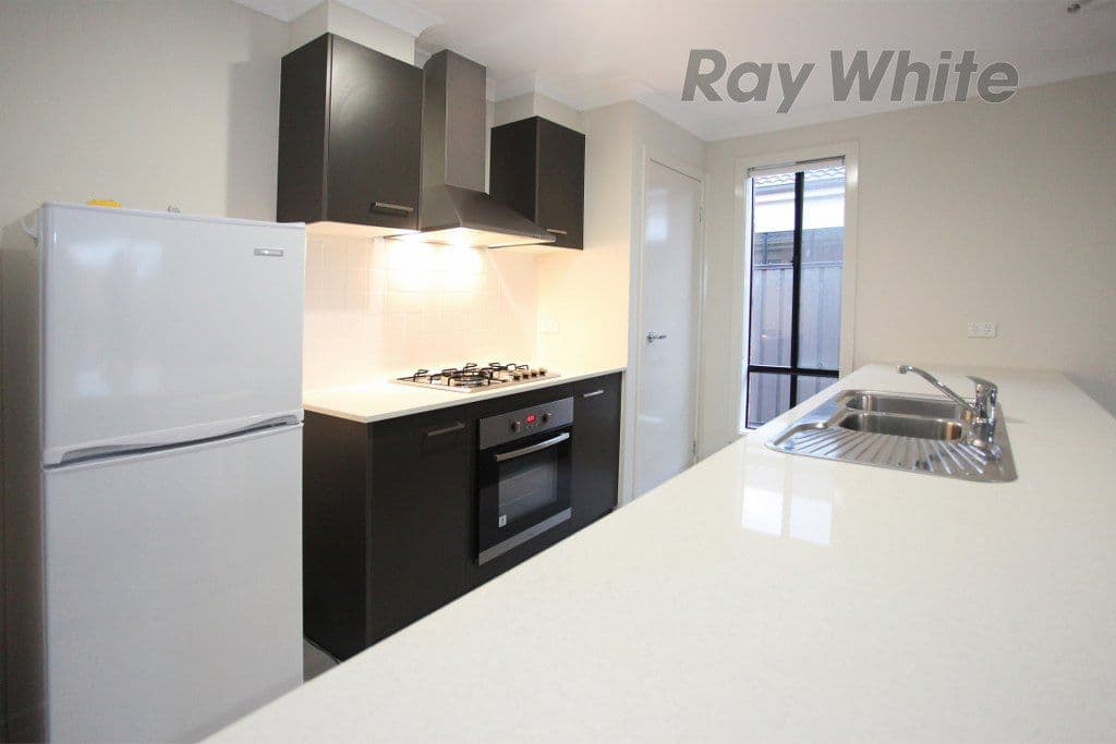 19 Rona Road, POINT COOK VIC 3030, Point Cook - Thumbnail 5