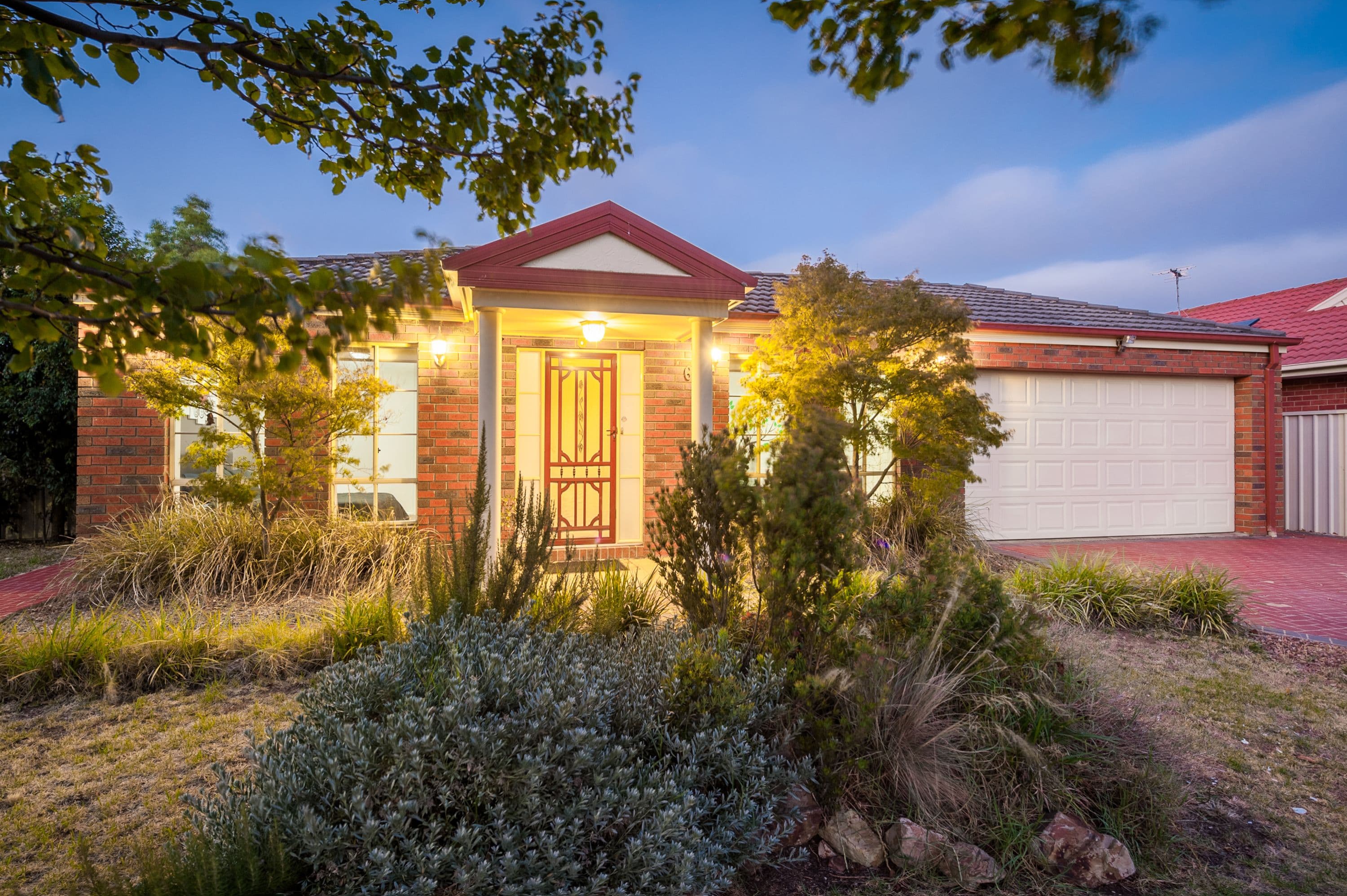 6 Ryan Lane, Caroline Springs VIC 3023, Caroline Springs - Thumbnail 2