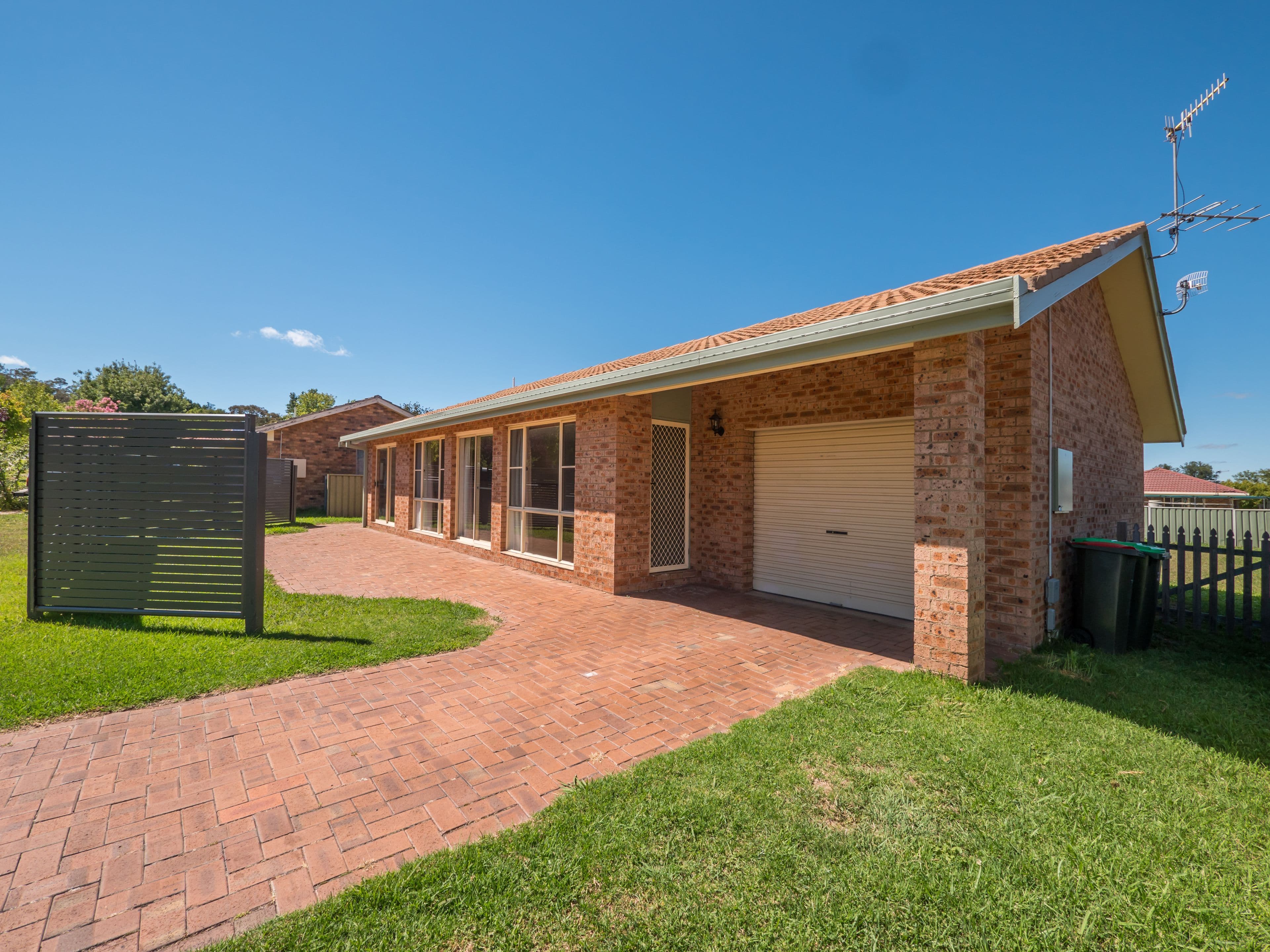 10 Hunt Avenue, Armidale - Image 1