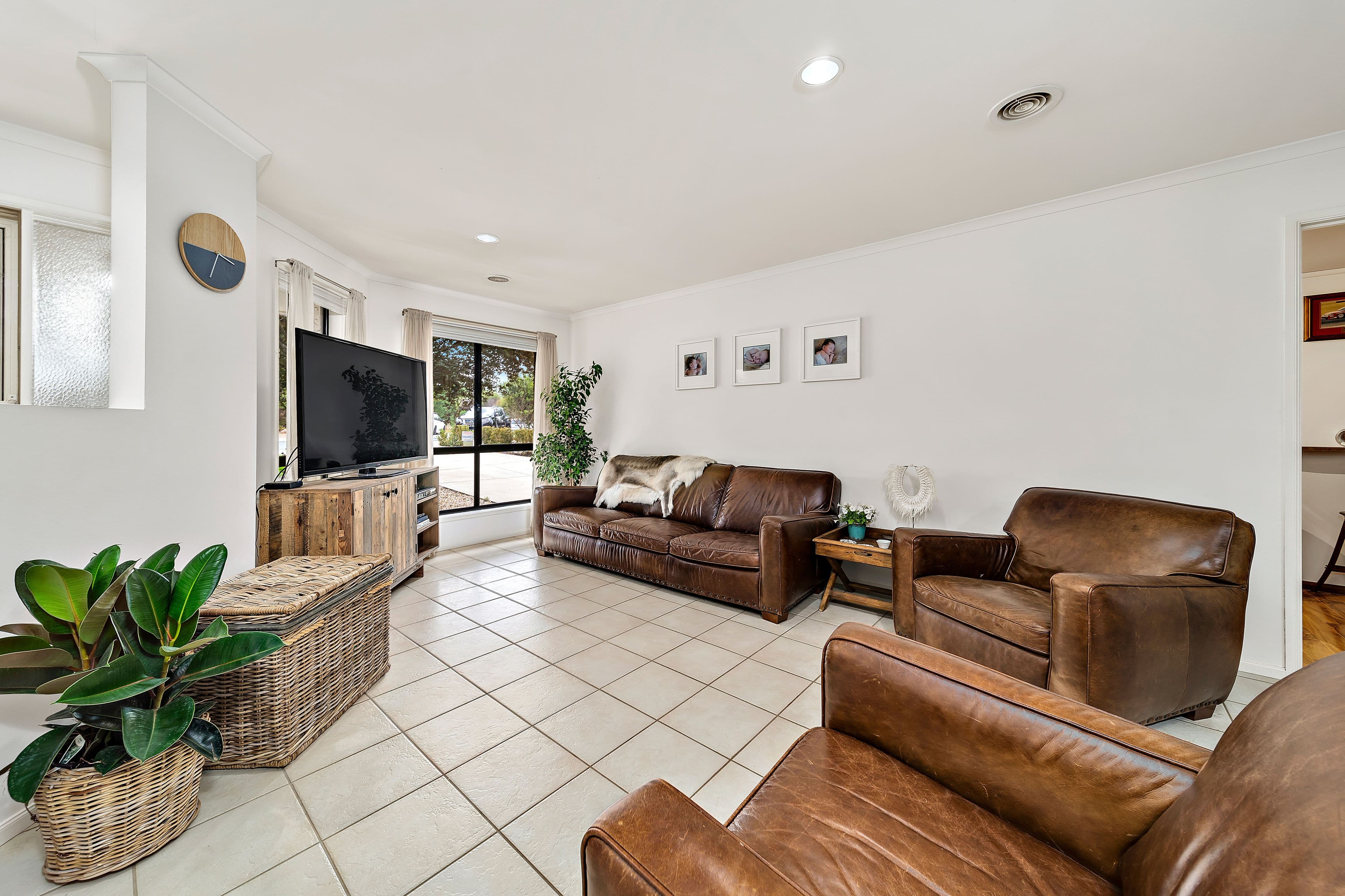 4 Edgley Place, Dunlop ACT 2615, Dunlop - Thumbnail 2
