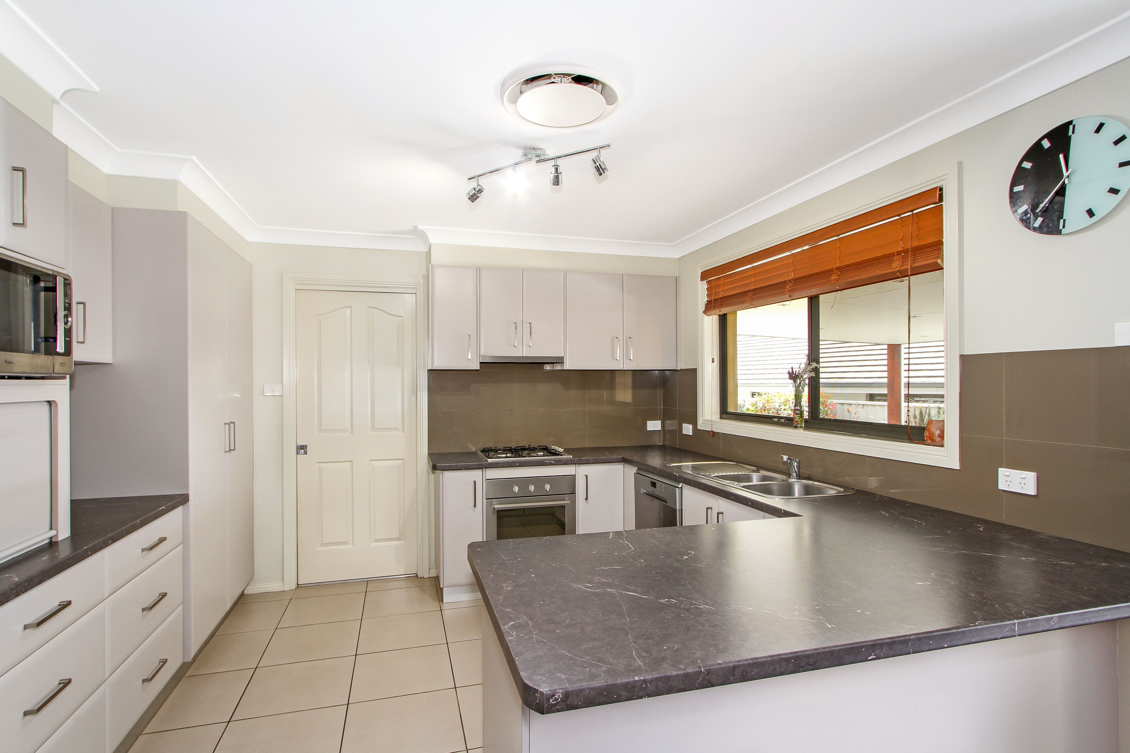 6 Hibiscus Way, Tamworth NSW 2340, Tamworth - Thumbnail 3