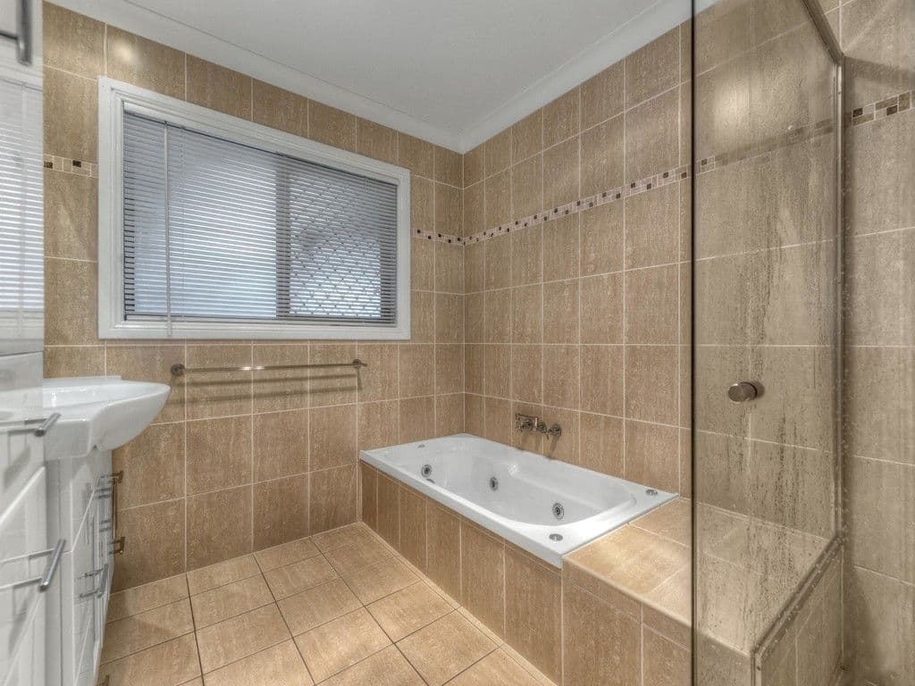 34 Briarwood Street, Carindale QLD 4152, Carindale - Thumbnail 7