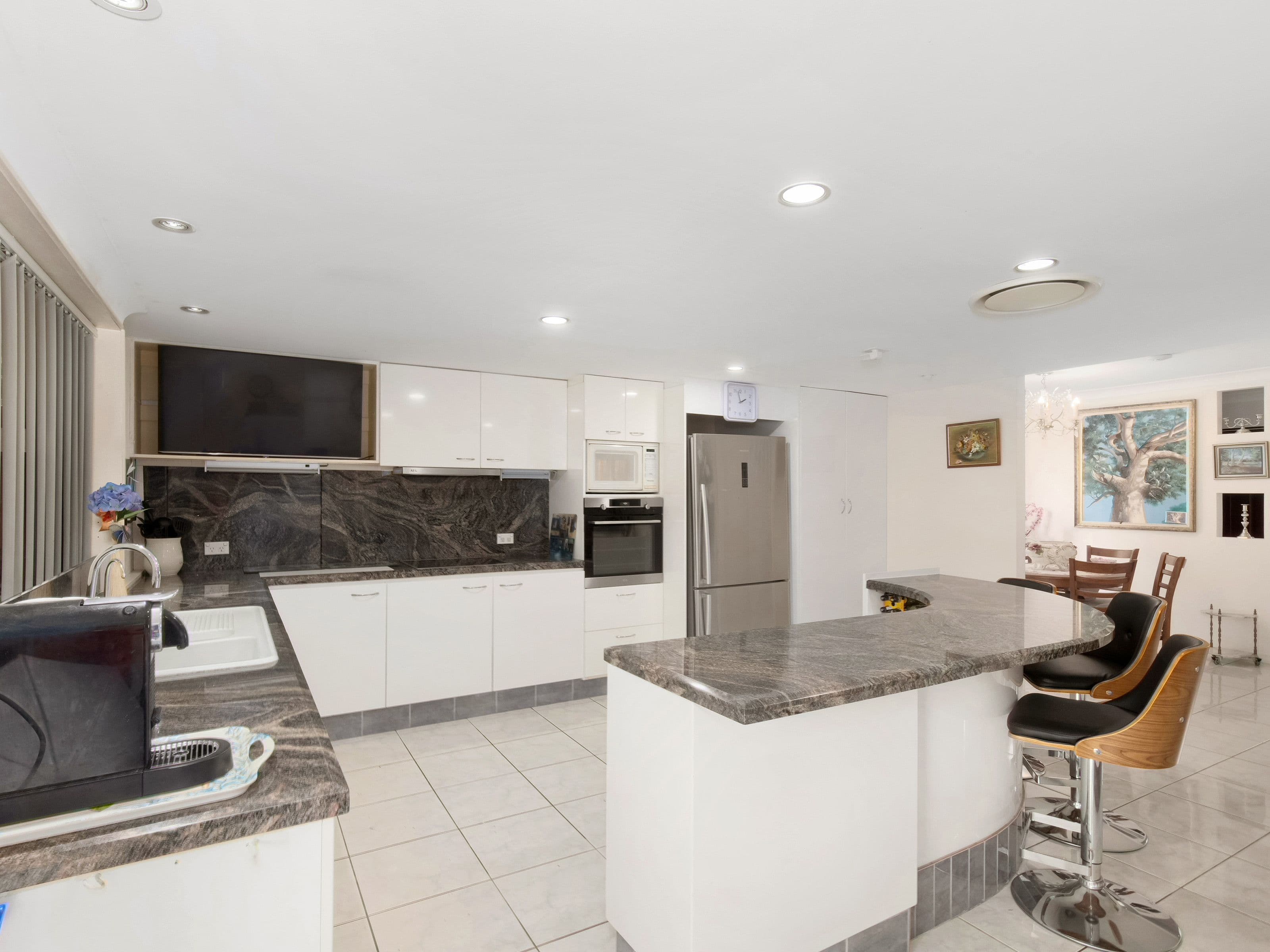 238 Oxley Drive, Coombabah QLD 4216, Coombabah - Thumbnail 6