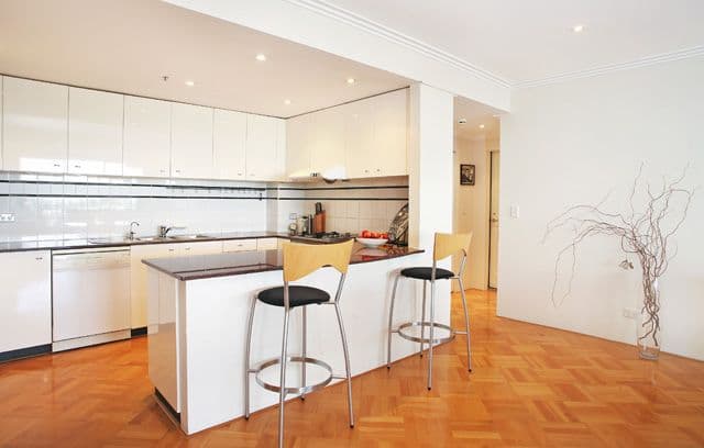 110 Alfred Street, MILSONS POINT NSW 2061, Milsons Point - Thumbnail 2