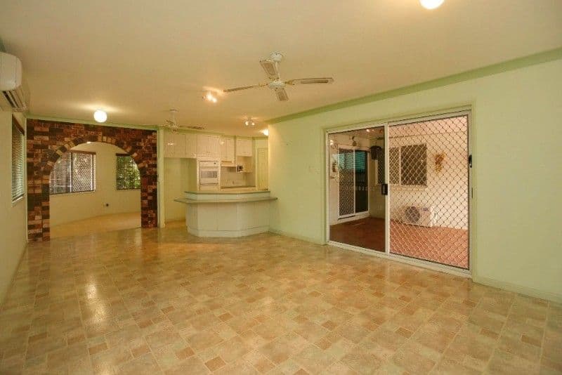 1 Sandalan Court, BUSHLAND BEACH QLD 4818, Bushland Beach - Thumbnail 3