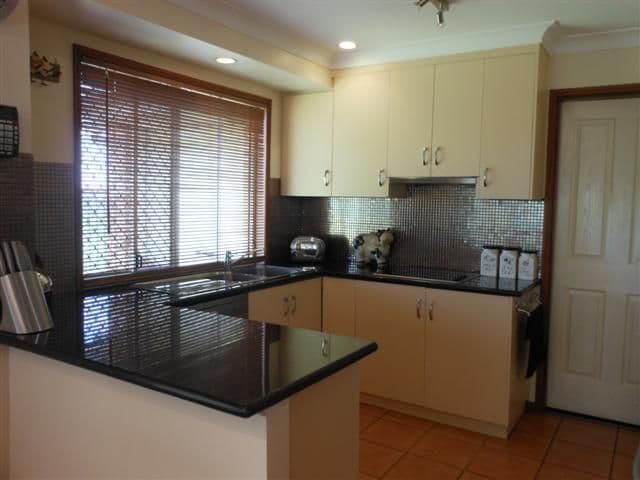 66 Westfield Drive, WESTBROOK QLD 4350, Westbrook - Thumbnail 4