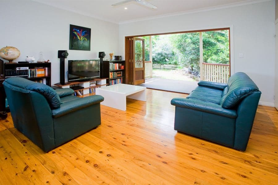 48 Waratah Avenue, HOLLAND PARK WEST QLD 4121, Holland Park West - Image 1