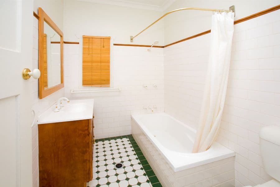 48 Waratah Avenue, HOLLAND PARK WEST QLD 4121, Holland Park West - Thumbnail 6