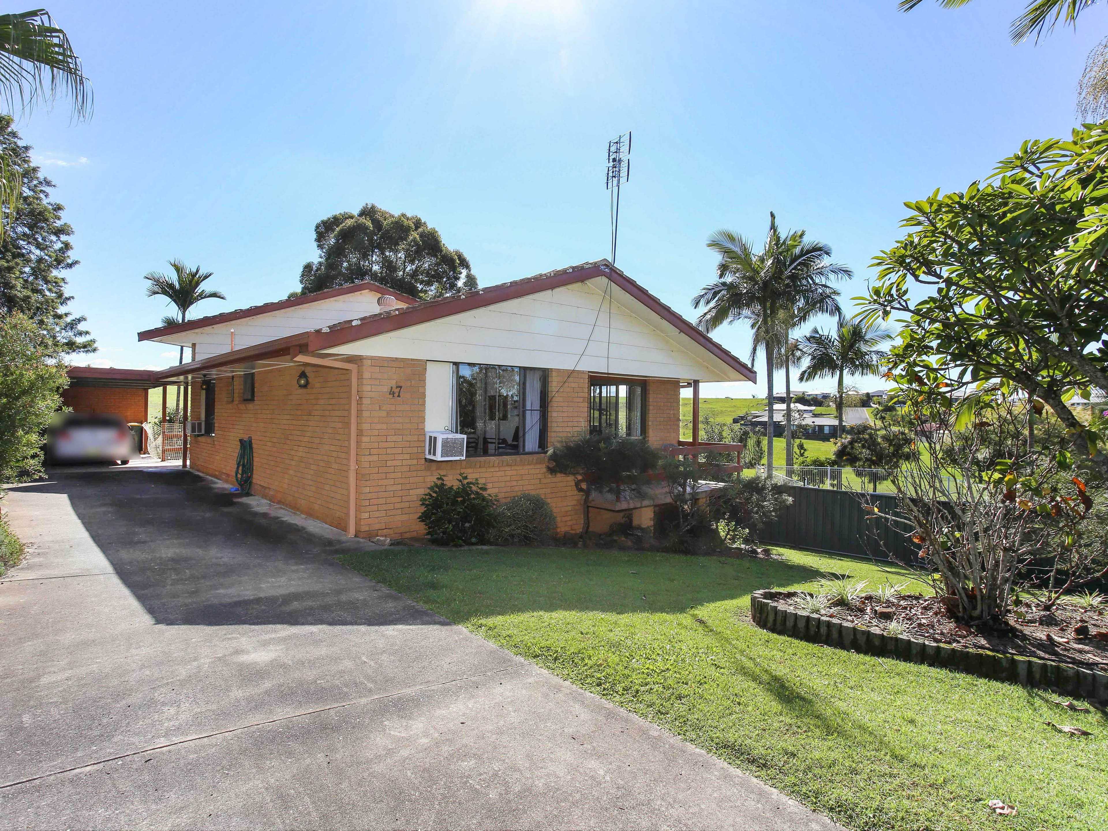 47 Capricorn Crescent, Junction Hill - Image 1