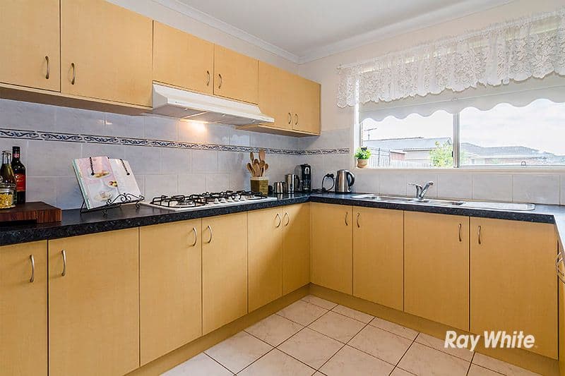 13 Fernisky Drive, Cranbourne East VIC 3977, Cranbourne East - Thumbnail 3