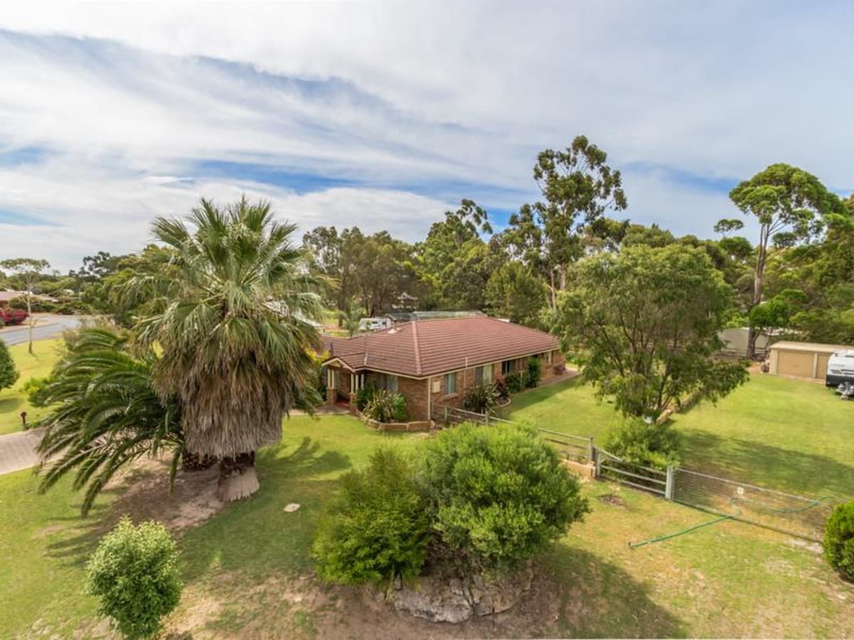 27 Kalgaritch Avenue, WEST BUSSELTON, West Busselton - Thumbnail 3