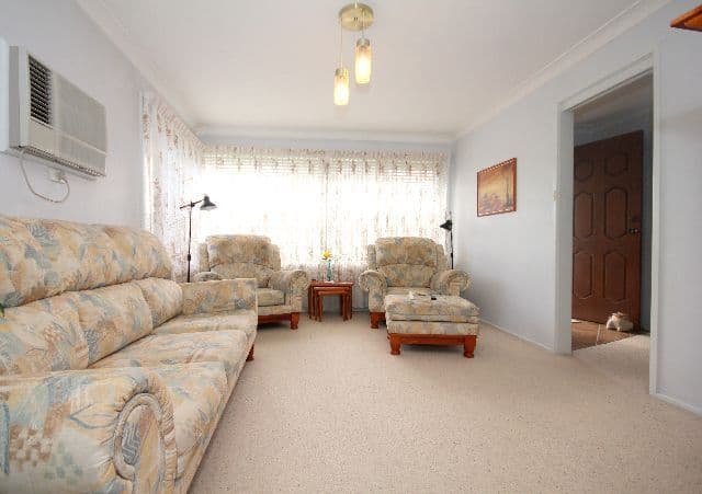 8 Lurnea Avenue, Georges Hall NSW 2198, Georges Hall - Thumbnail 2