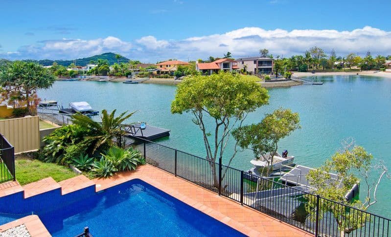 118 Tallebudgera Drive, PALM BEACH QLD 4221, Palm Beach - Thumbnail 2