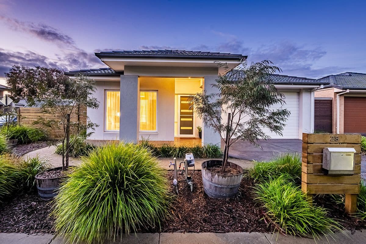 28 Lemon Grove, Cranbourne West VIC 3977, Cranbourne West - Image 1