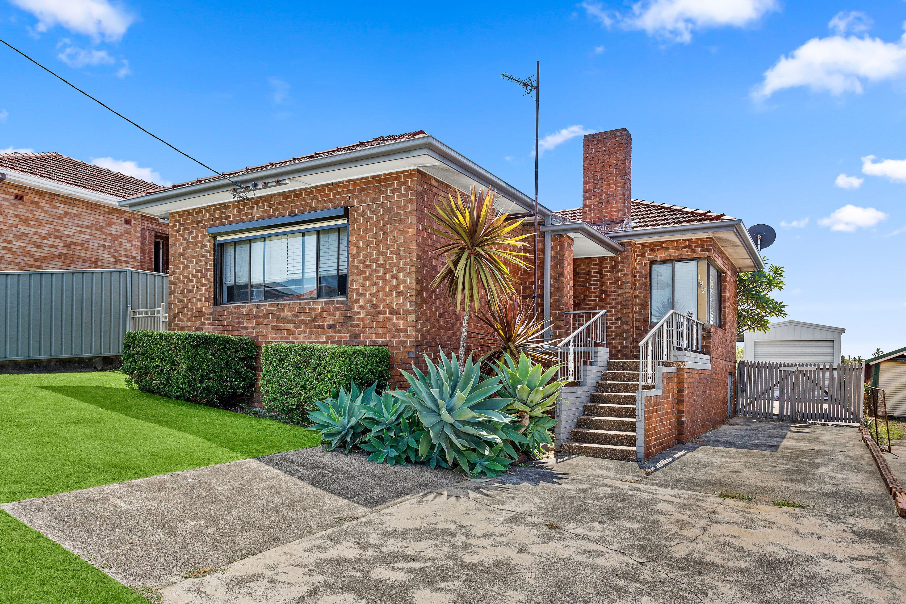 192 Flagstaff Road, Lake Heights NSW 2502, Lake Heights - Image 1