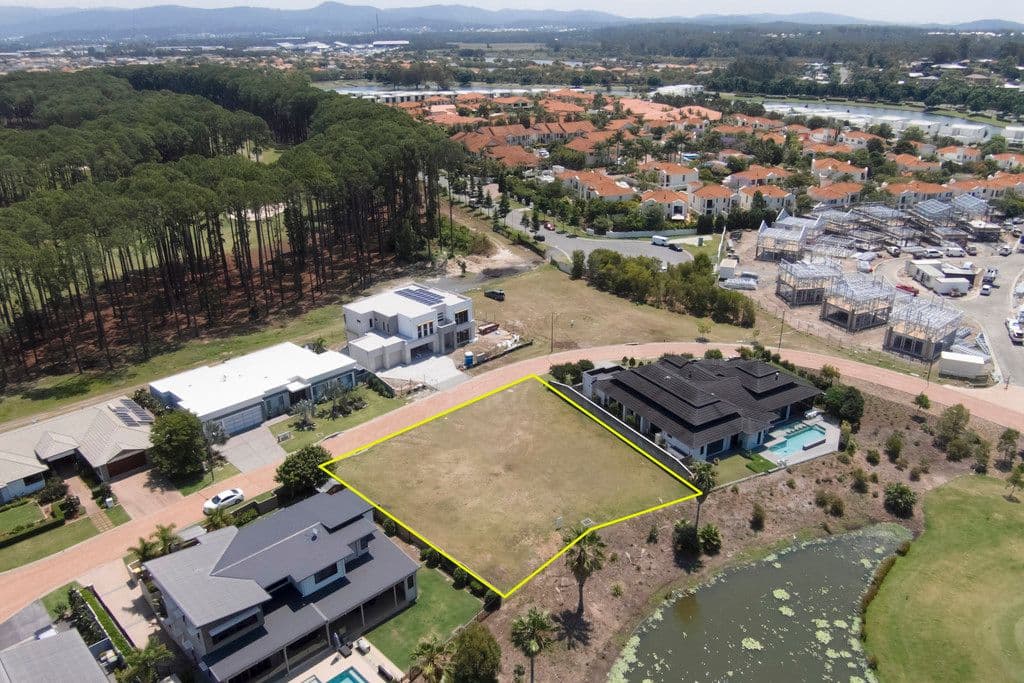 2287 Banksia Lakes Drive, Sanctuary Cove QLD 4212, Sanctuary Cove - Thumbnail 2