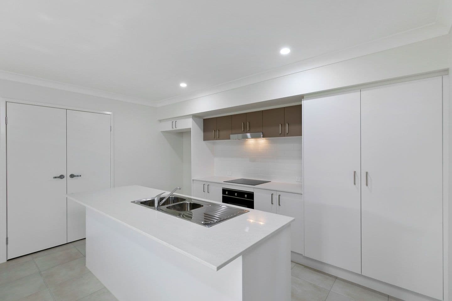 4 Senor Avenue, Urangan QLD 4655, Urangan - Thumbnail 4