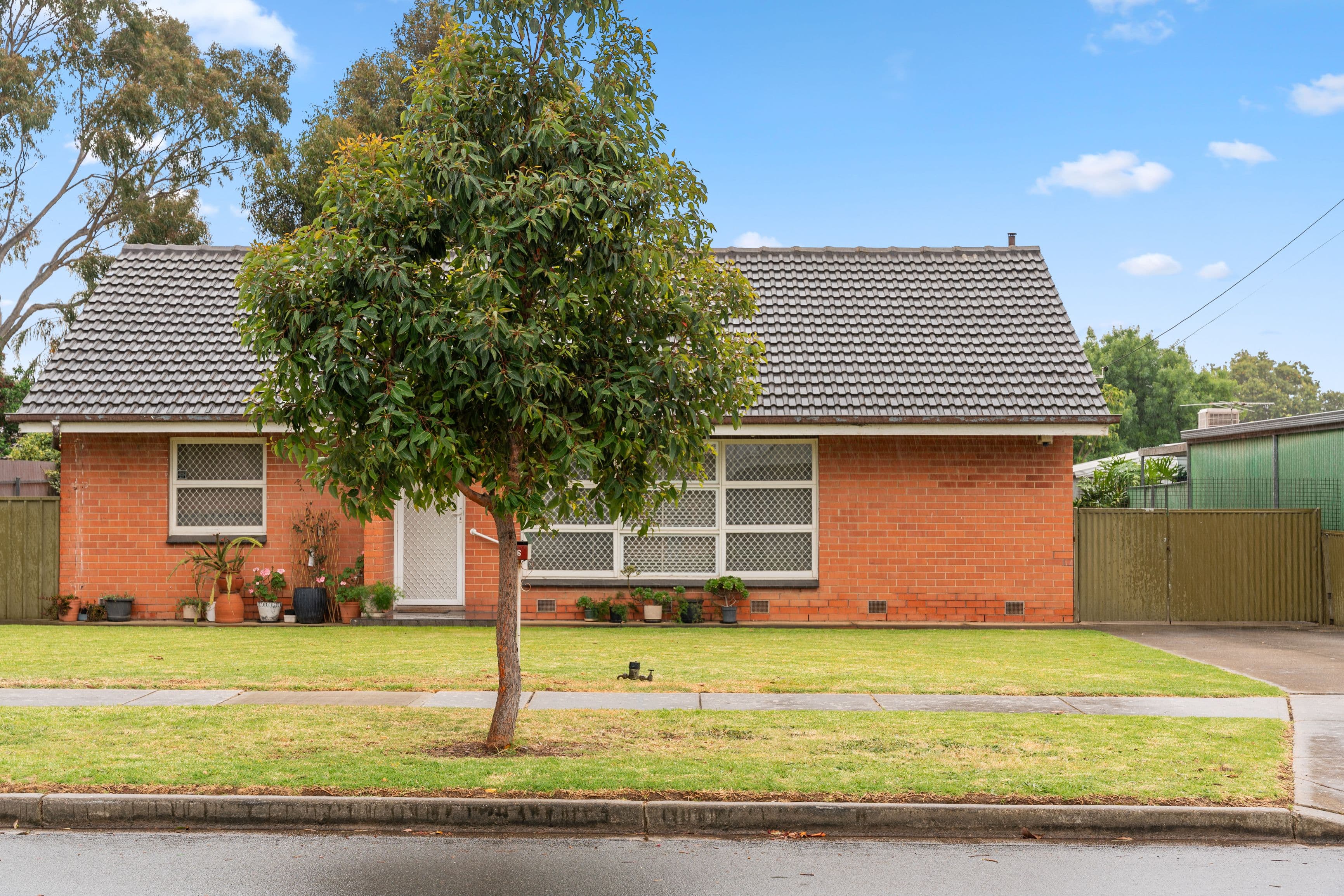 16 Cowley Avenue, Dudley Park SA 5008, Dudley Park - Thumbnail 2