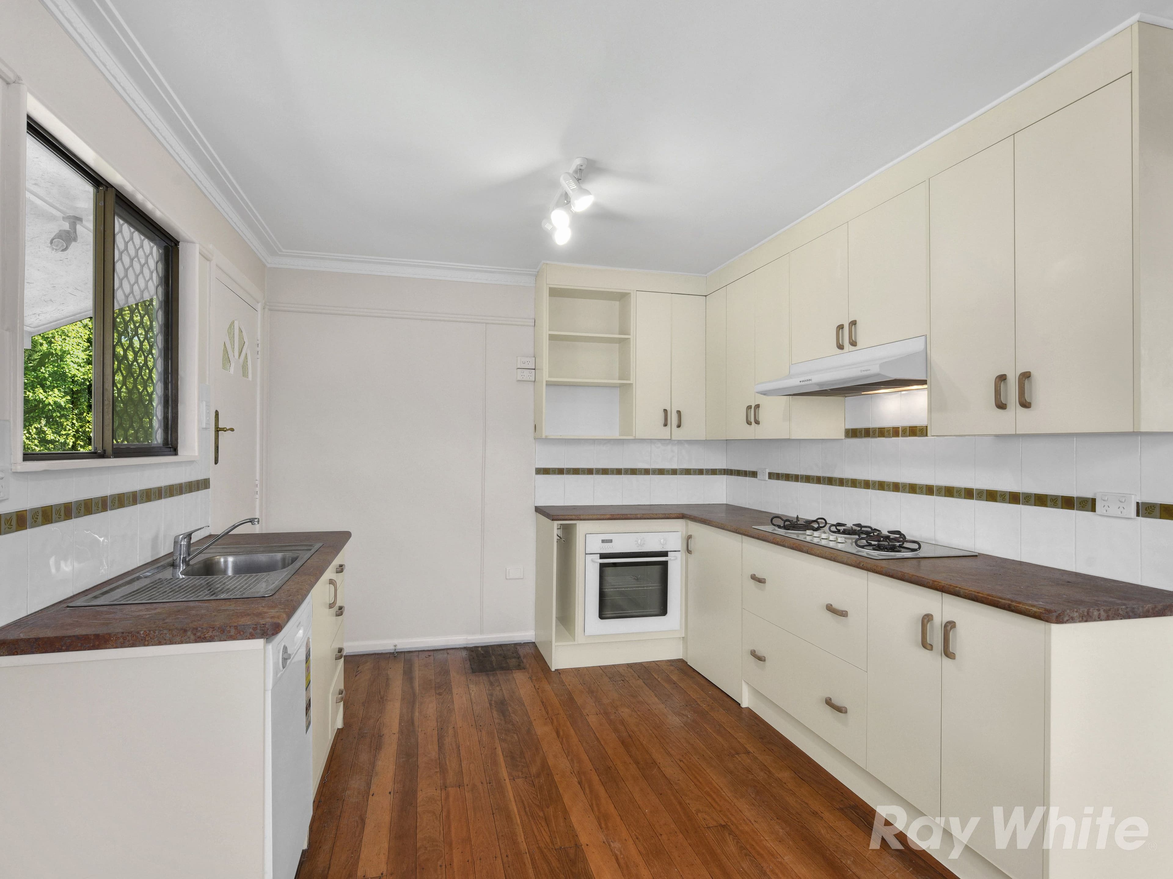 11 Caronga Street, Wavell Heights QLD 4012, Wavell Heights - Thumbnail 6