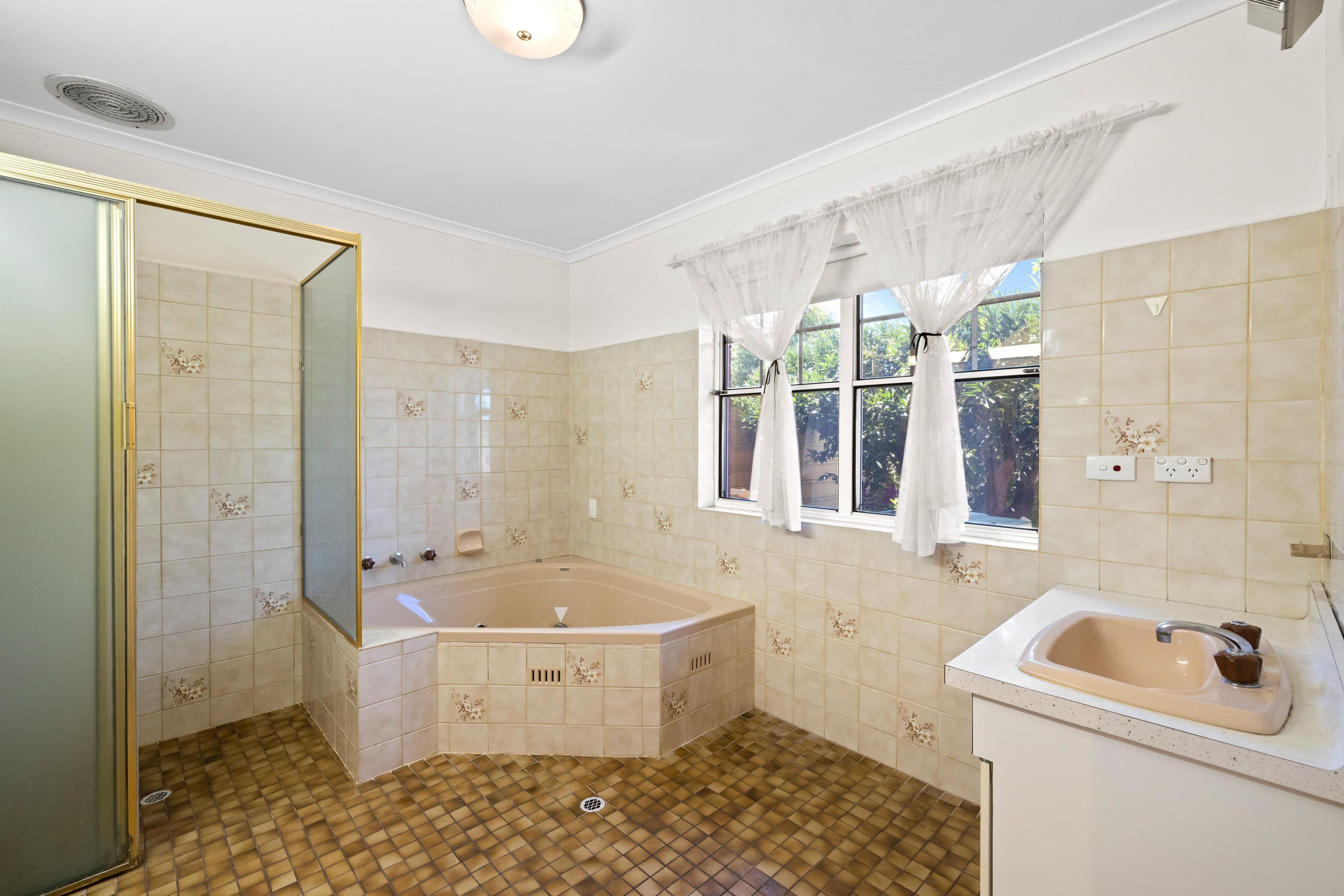 4 Ballara Avenue, Warradale SA 5046, Warradale - Thumbnail 5