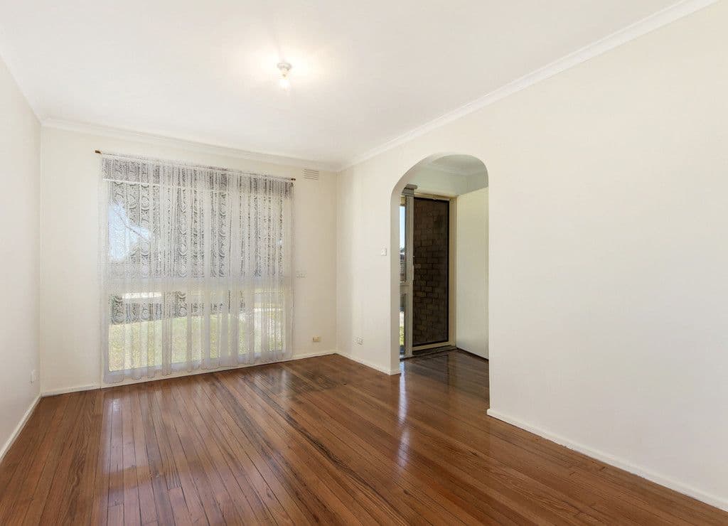 10 Revell Cresent, St Albans VIC 3021, St Albans - Thumbnail 2