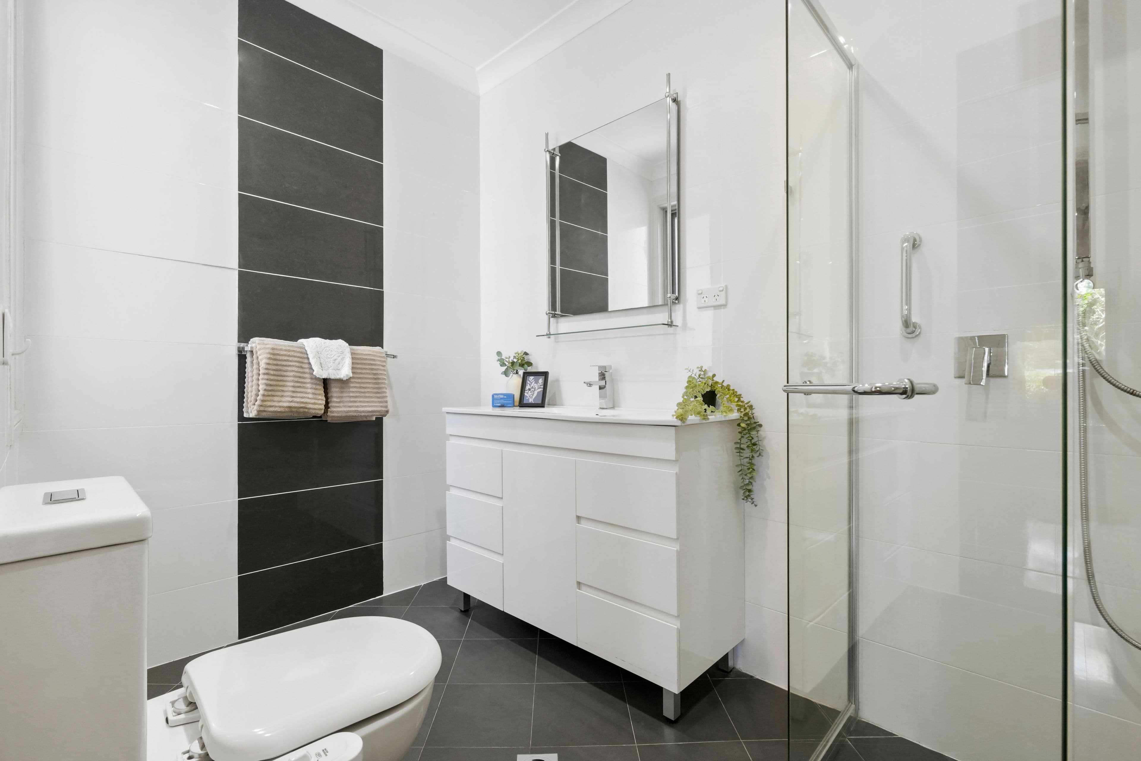 28 Petersham Road, Marrickville NSW 2204, Marrickville - Thumbnail 6