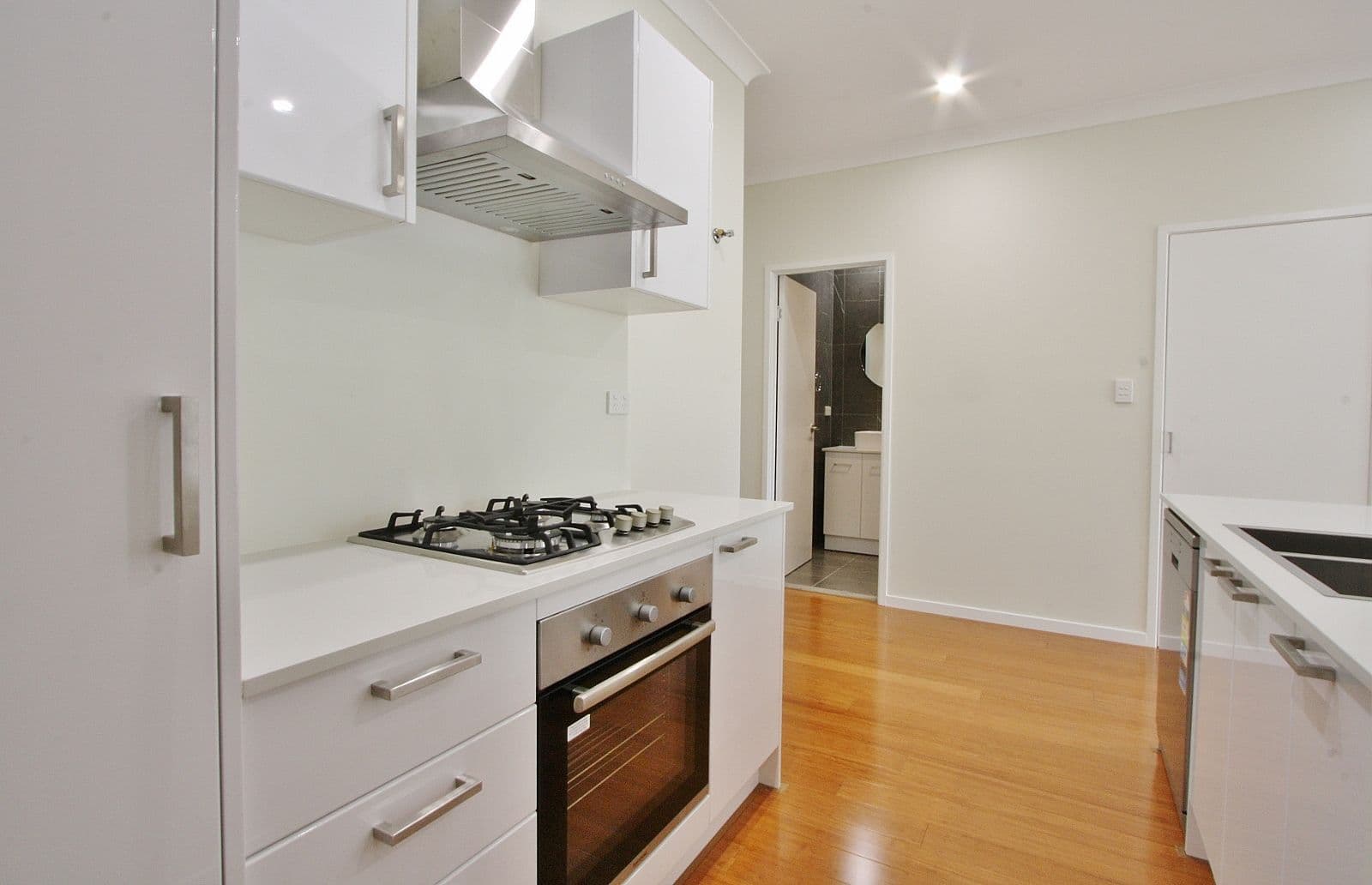 847 Logan Road, Holland Park West QLD 4121, Holland Park West - Thumbnail 3