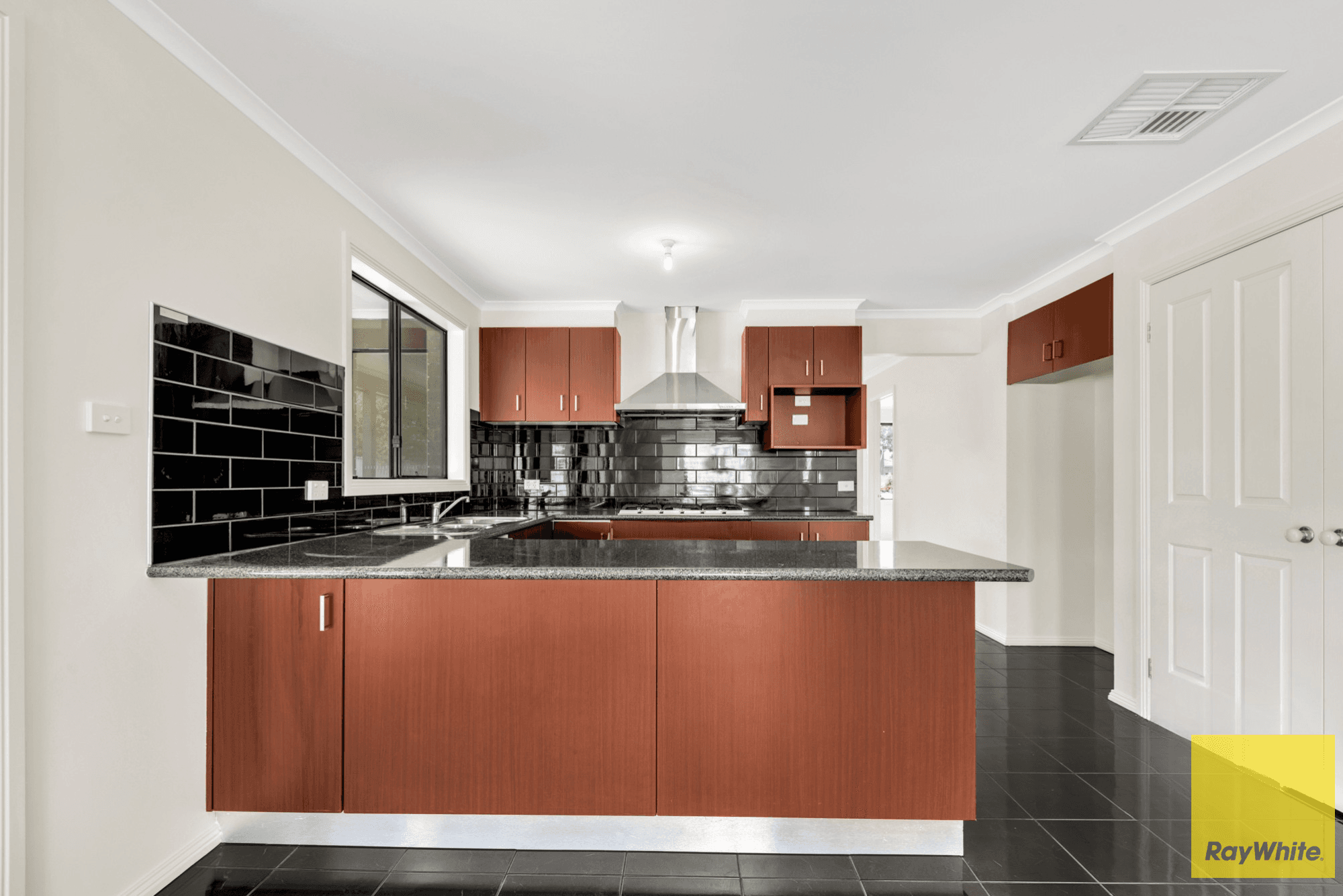 2 Oakmont Court, Truganina VIC 3029, Truganina - Thumbnail 6