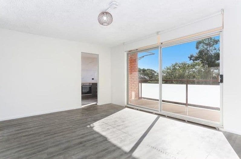 17/34 Moore Street, Campbelltown NSW 2560, Campbelltown - Thumbnail 2