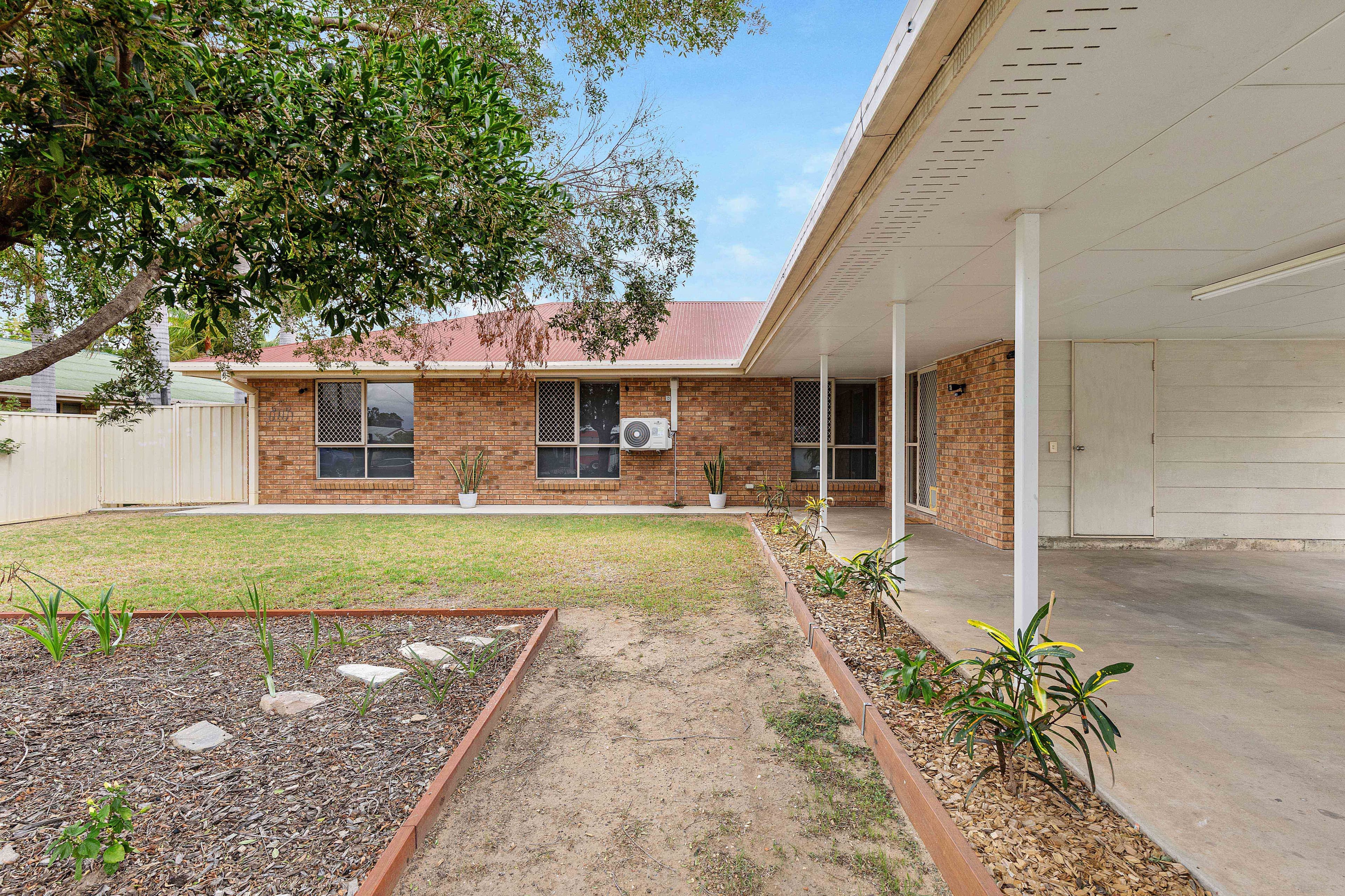 5 Crozier Crescent, Emerald QLD 4720, Emerald - Thumbnail 2