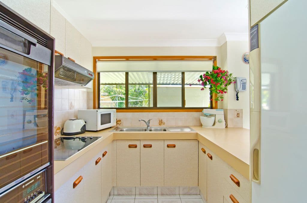 7 Pocock Court, CURRUMBIN WATERS QLD 4223, Currumbin Waters - Thumbnail 4