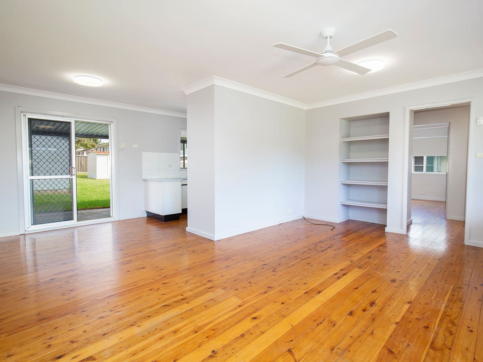 18 Cranbrook Parade, Rankin Park - Thumbnail 3