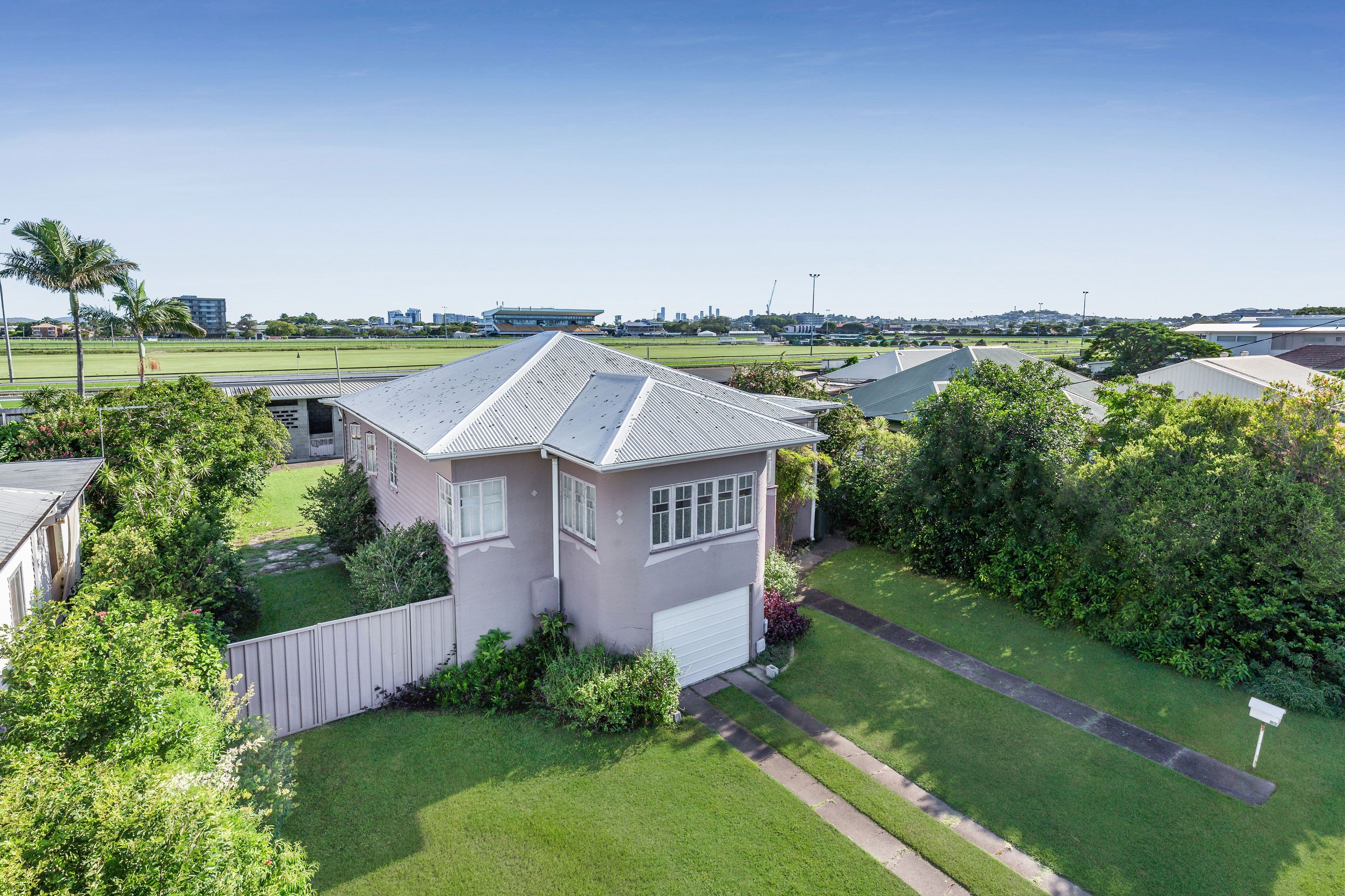 83 Raceview Avenue, Hendra QLD 4011, Hendra - Thumbnail 7