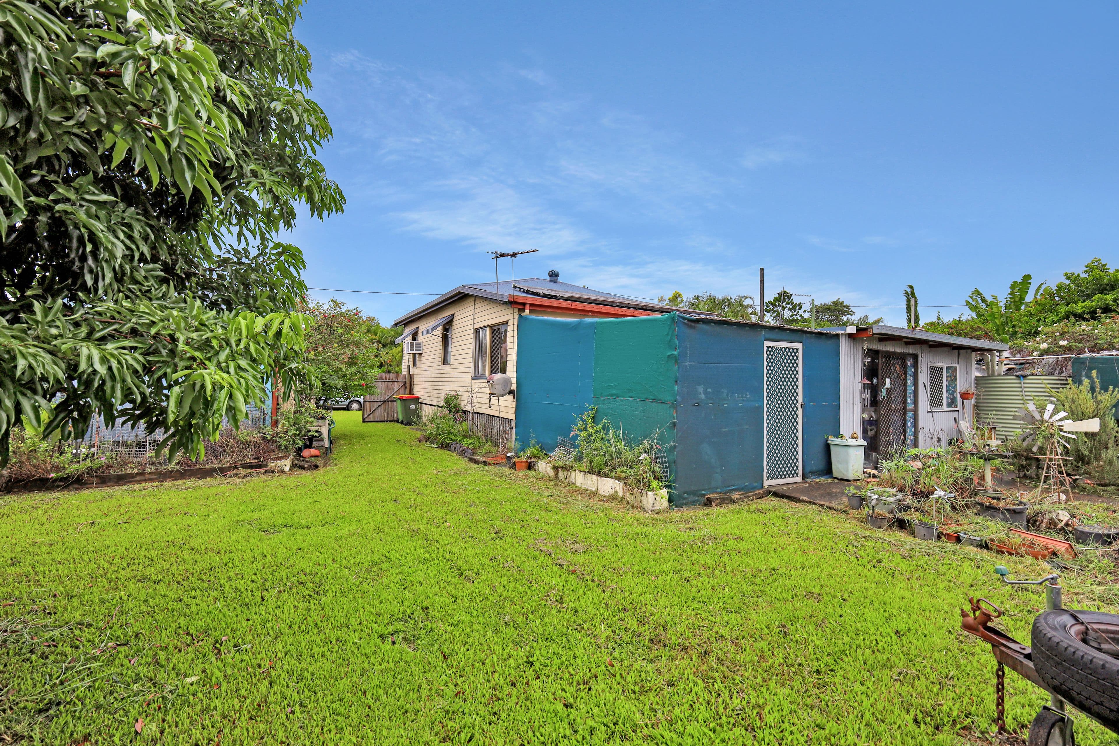 6 Leslie Street, Sarina QLD 4737, Sarina - Thumbnail 2